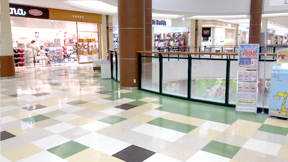 アリオ川口 子供向け教材のprに適した 商業施設の2f中央にあるイベントスペース