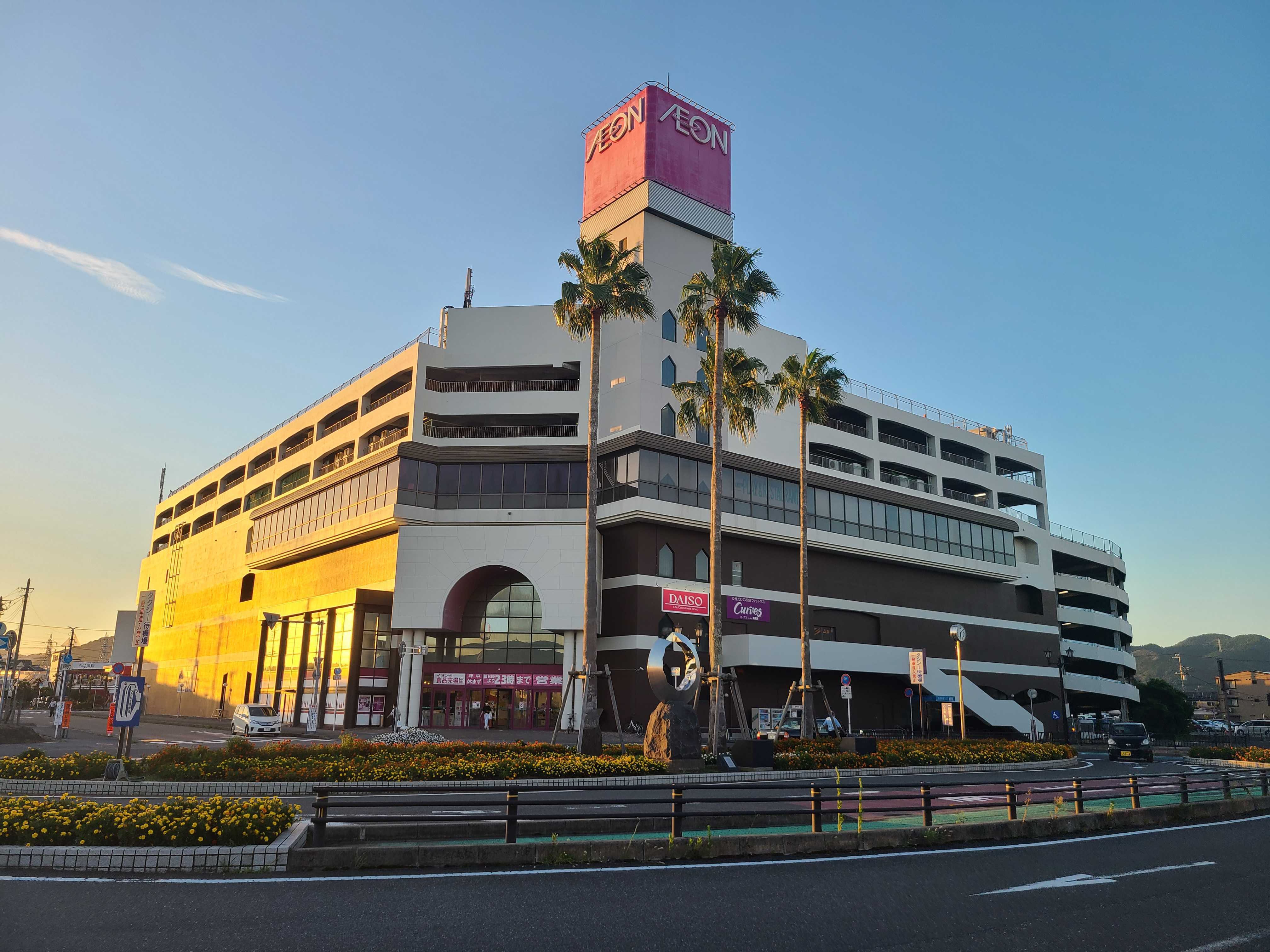 イオン鴨川店 プロモーションに適した地域の人々に愛される駅近ショッピングセンター内1階エスカ脇イベントスペース